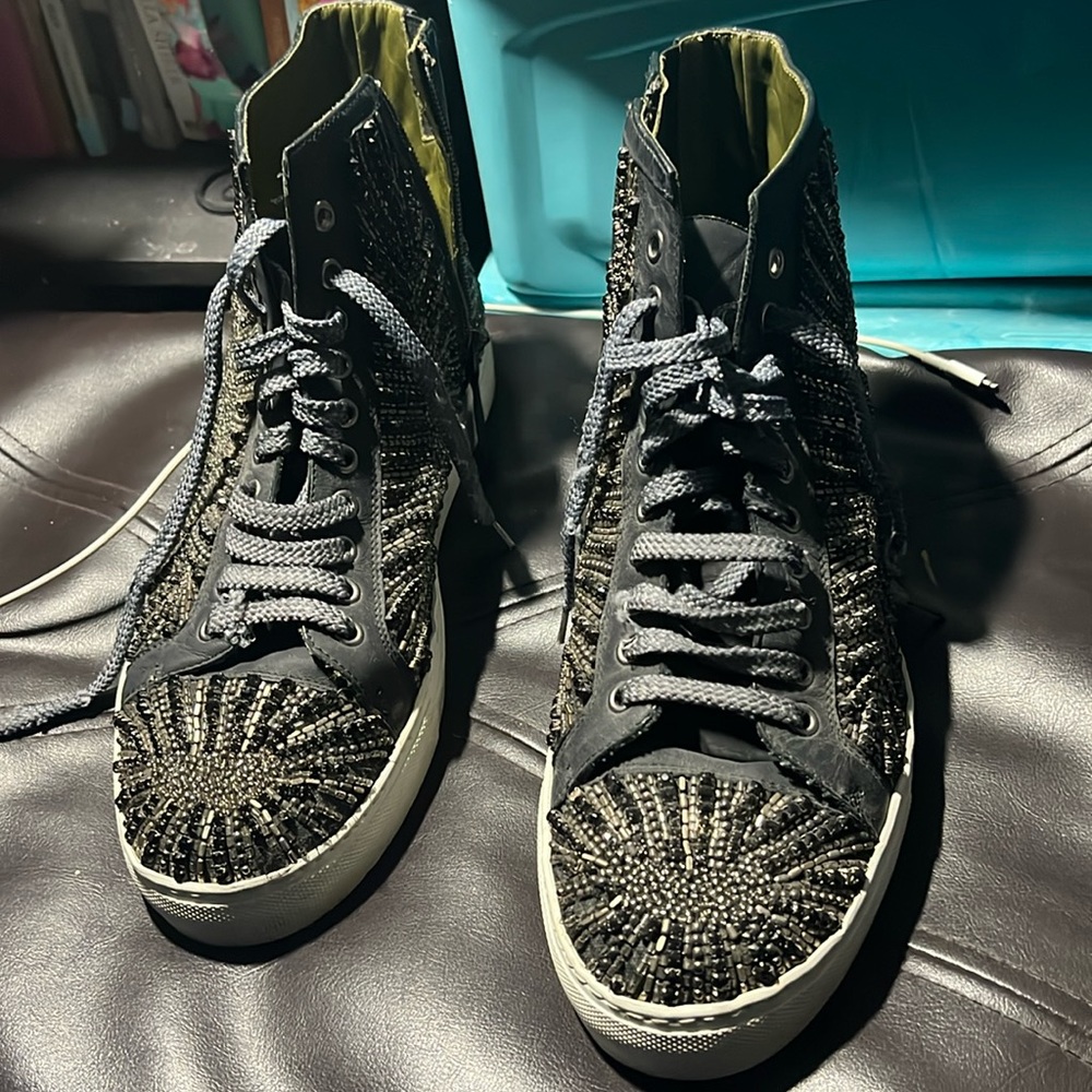 Size 11 Donald J Pilner